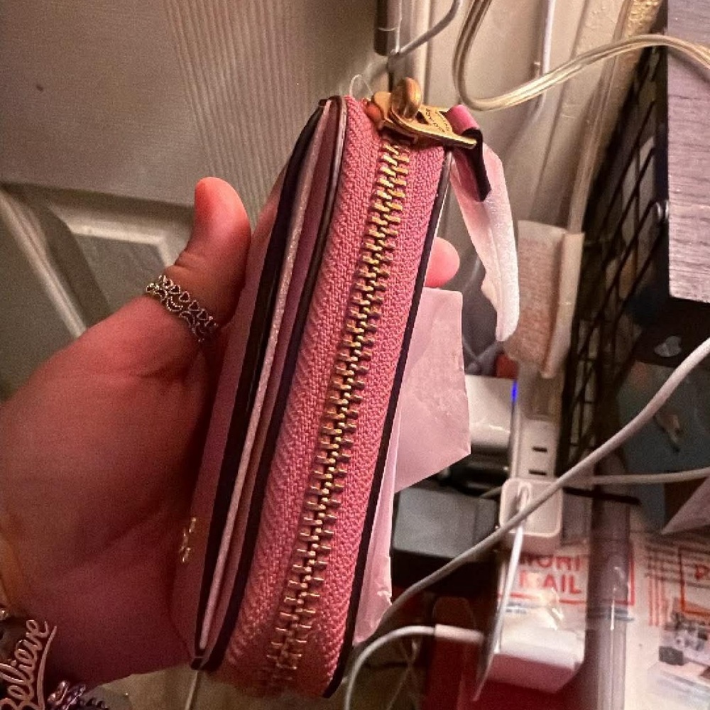 Coach Essential Chain
Card Case Brass/Fuschia† Pink Card Holder with Gold Logo - Picture 2 of 3